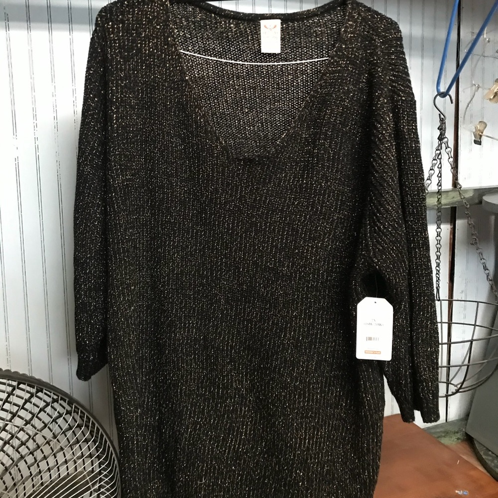 Good thread black sweater